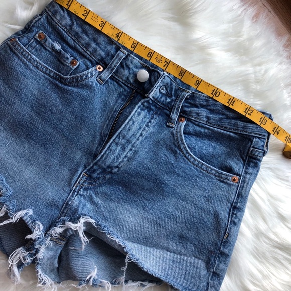 Hi waist jean cutoffs - Picture 4 of 6